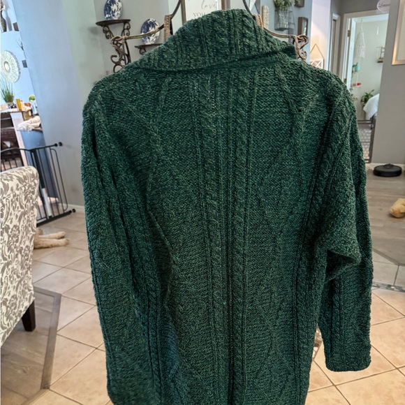 Carraig Donn Sz Med Green Irish Cable Knit 100%  Wool Button Cardigan Sweater - Picture 7 of 7